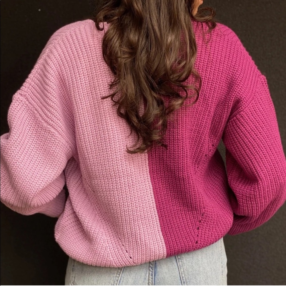 💕 Pink Color Block Sweater w/ Rhinestone Buttons – Size S - Picture 3 of 11